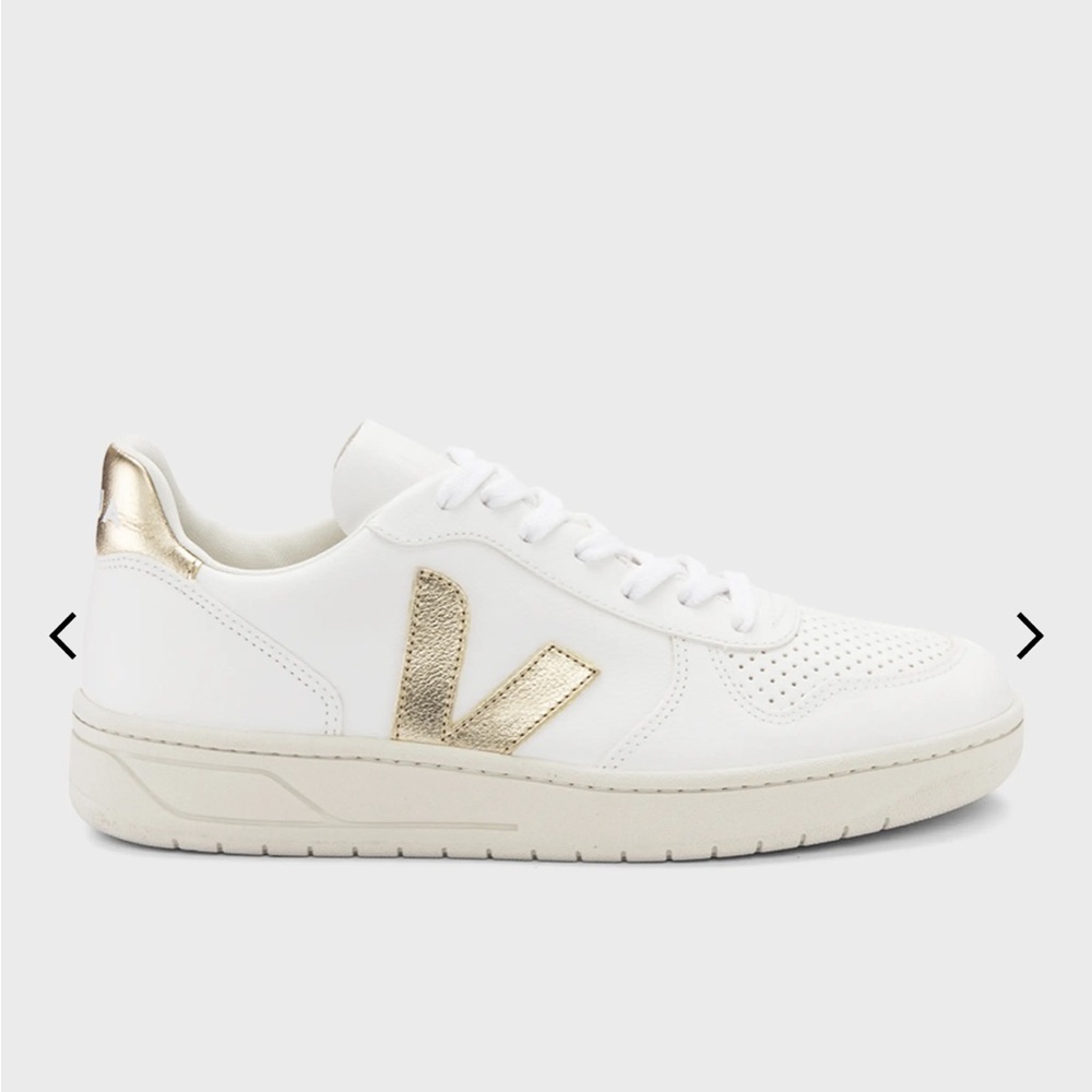 NWT Veja V10 Chromefree Leather